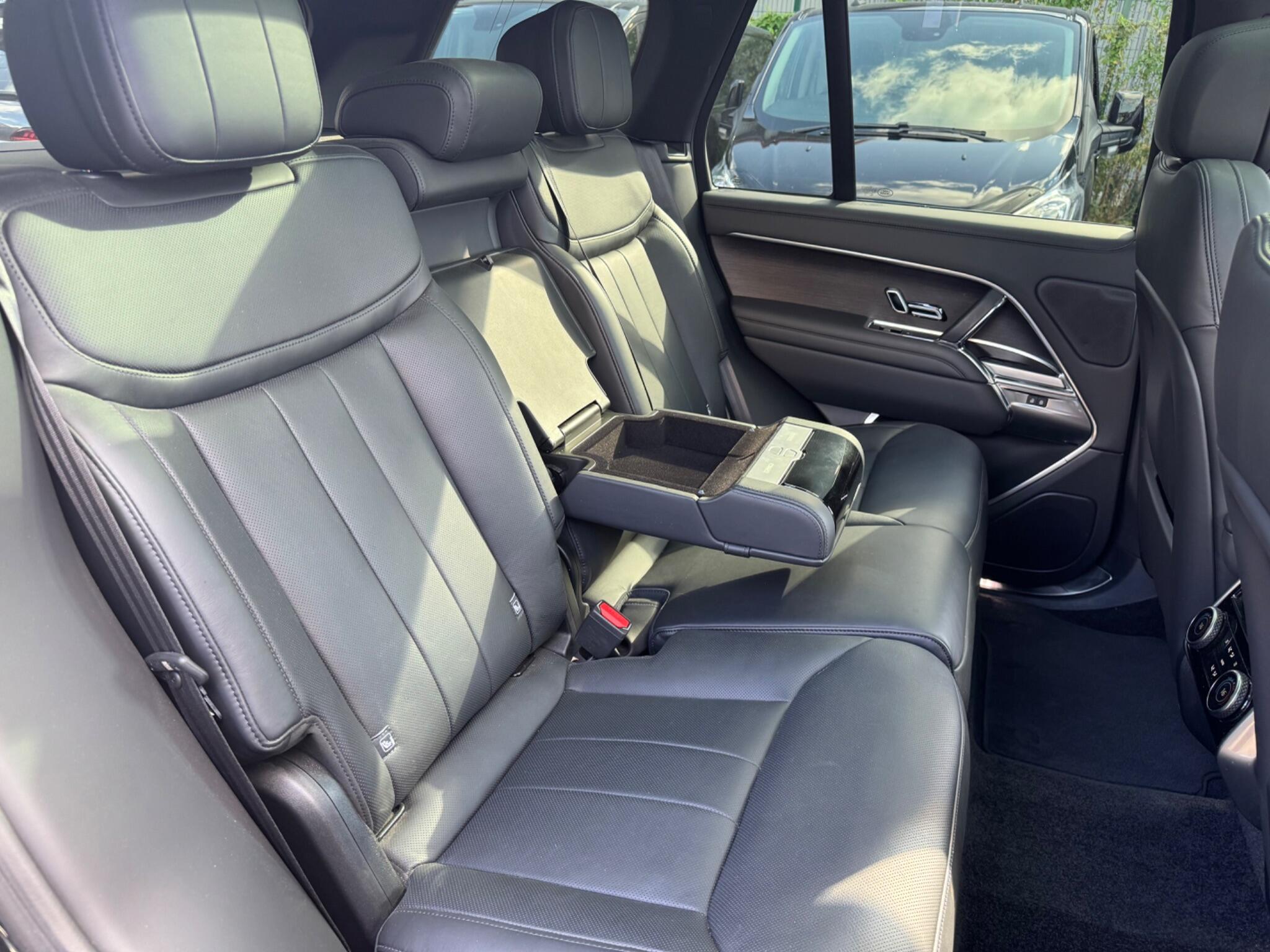 Land Rover Range Rover view 17