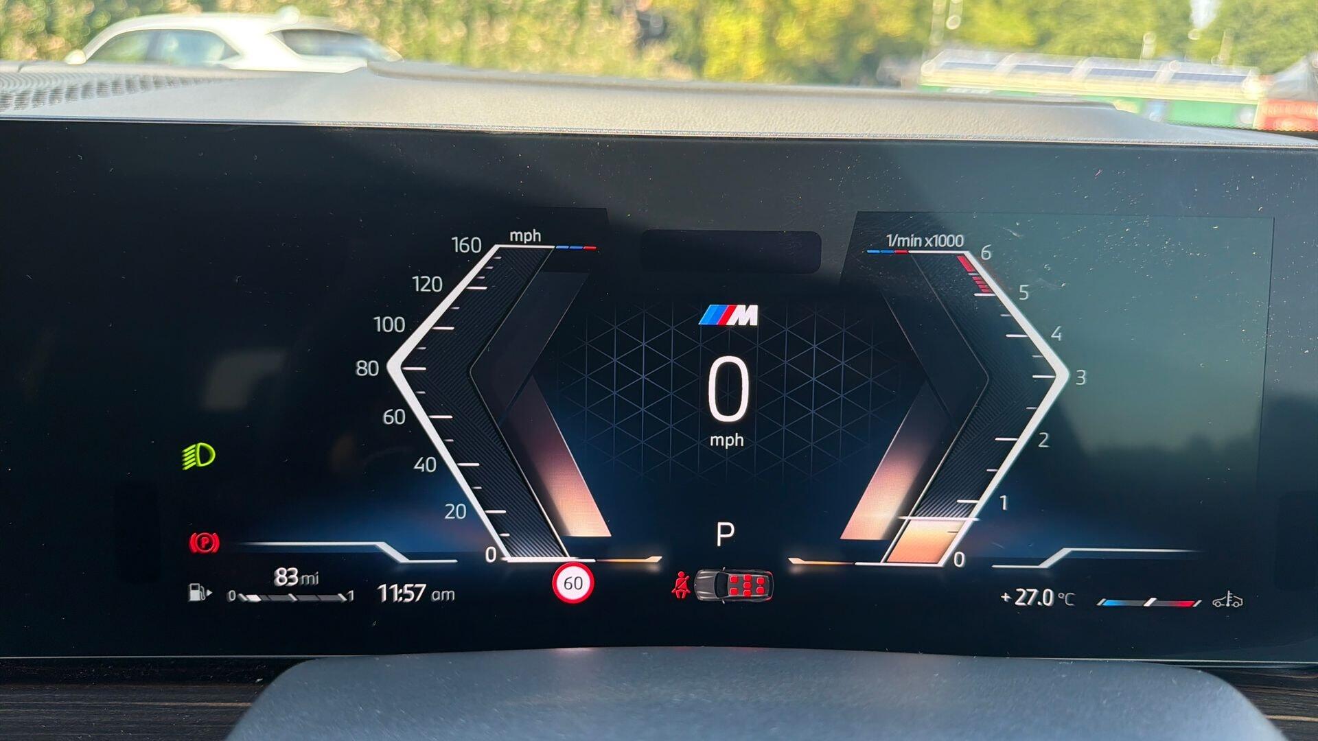 BMW X7 view 9