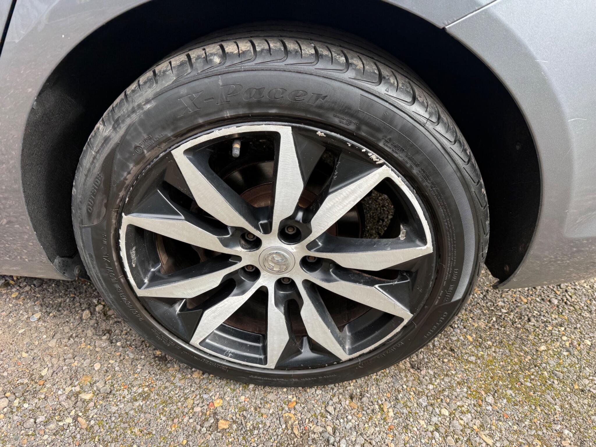2017 Vauxhall Insignia image 37