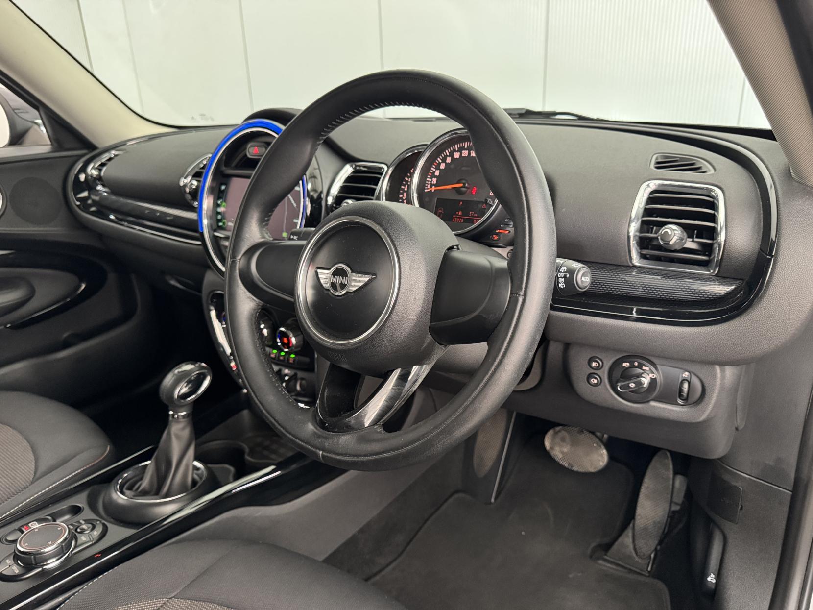 Mini Clubman view 61