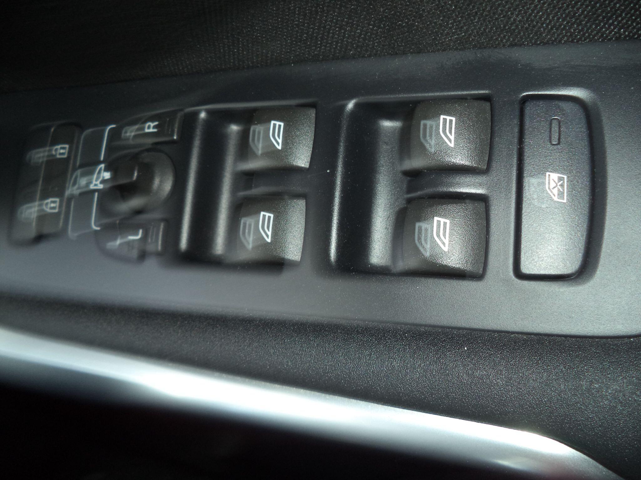 Volvo V40 view 45