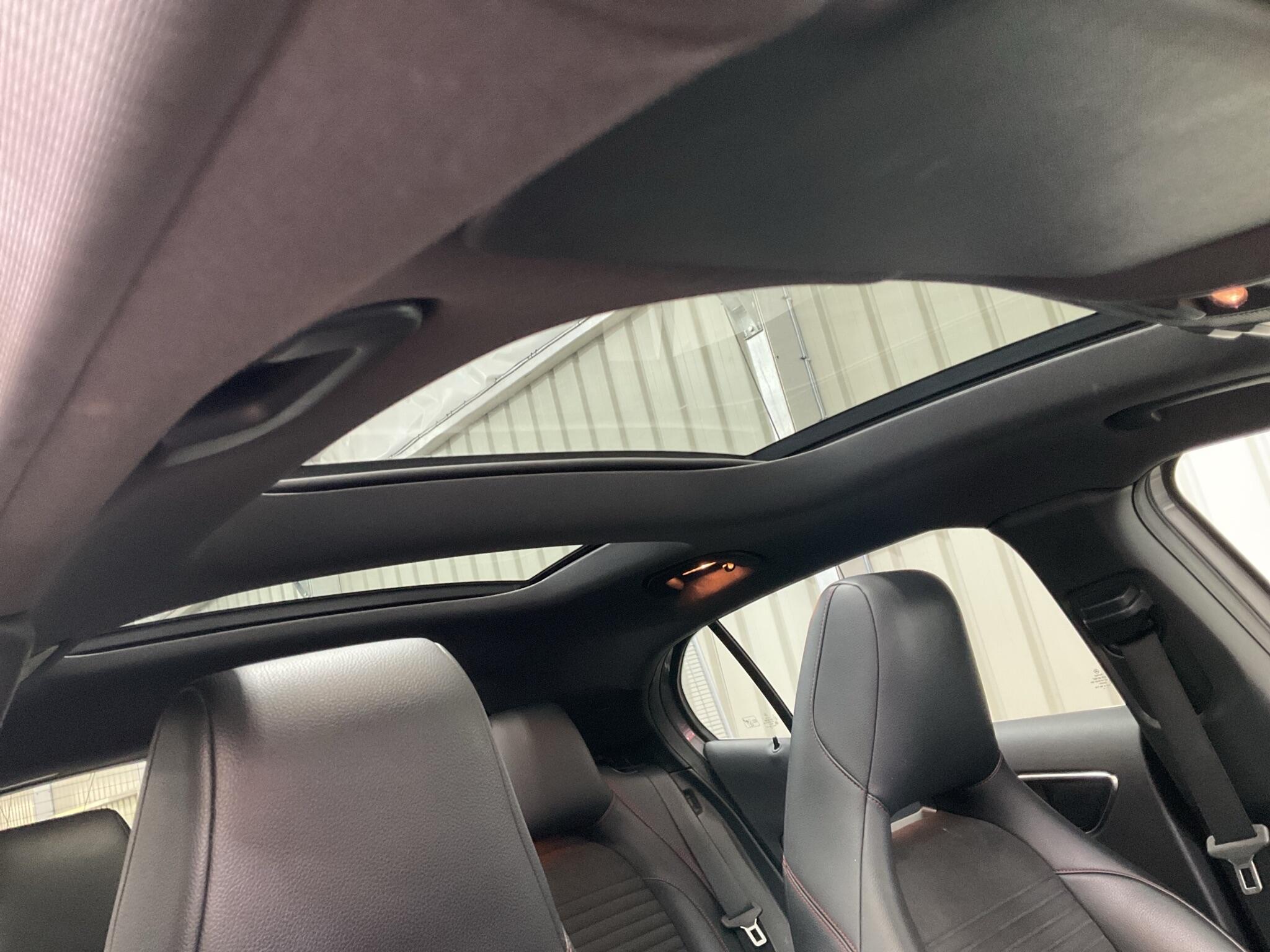 Mercedes-Benz Gla view 11