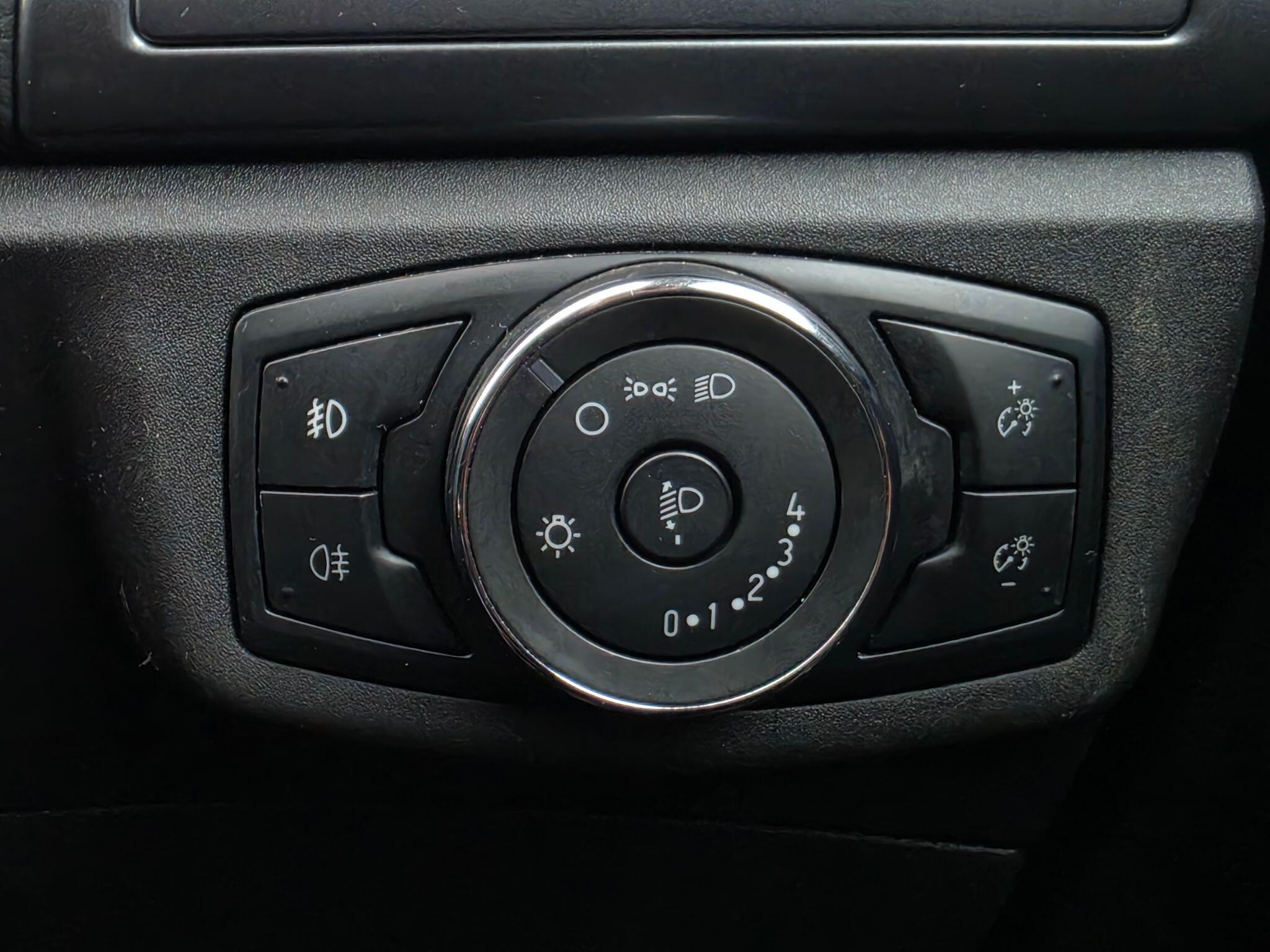 Ford Mondeo view 21