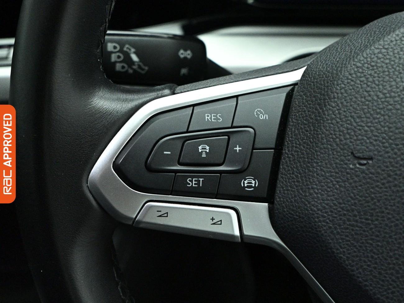 Volkswagen Golf view 21