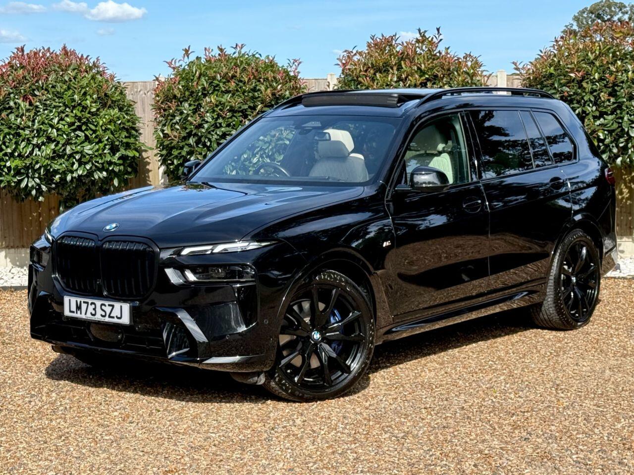 BMW X7 view 2
