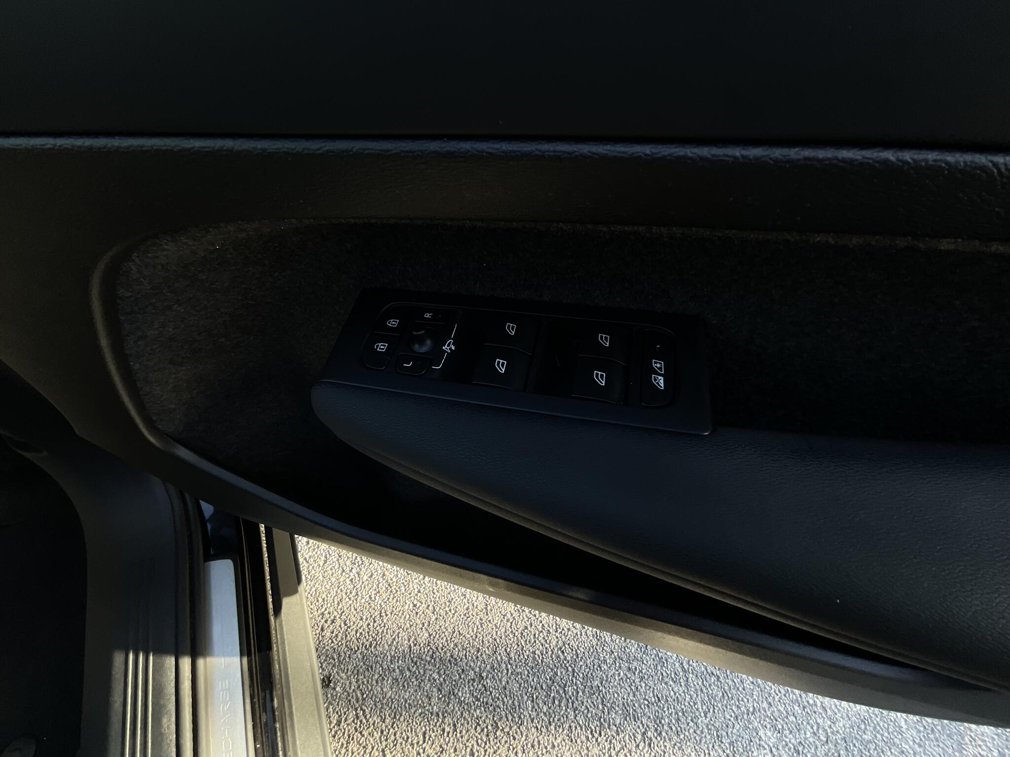 Volvo XC40 view 32