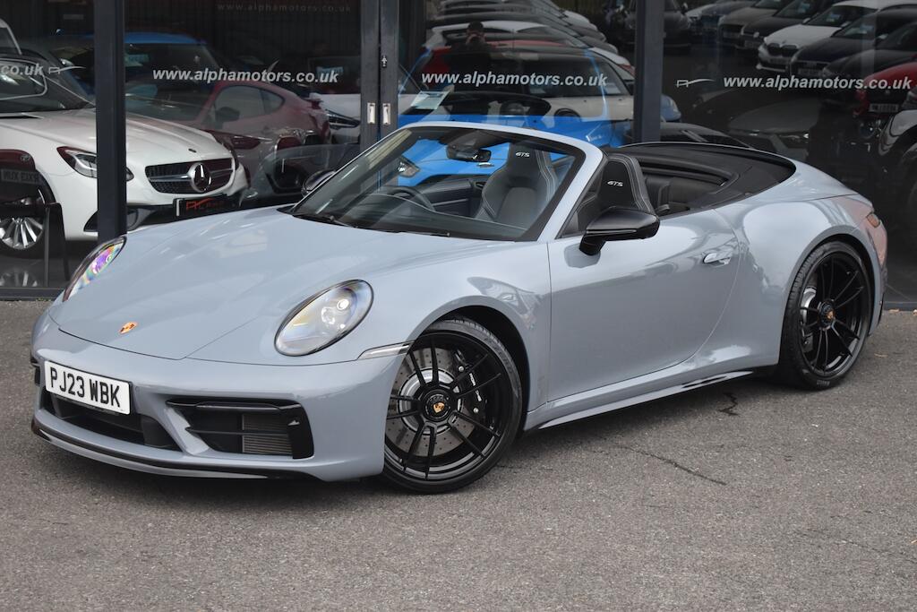 Porsche 911 view 5