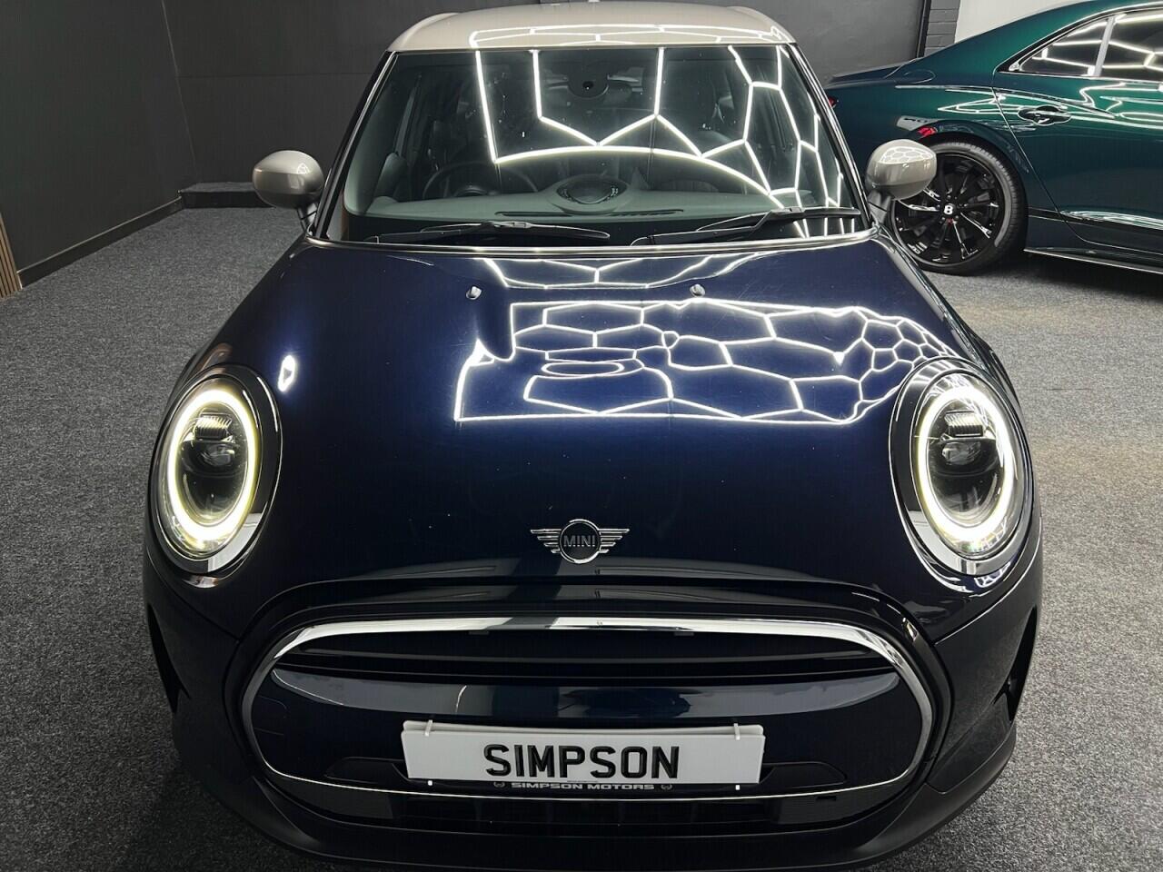 Mini Hatch view 21
