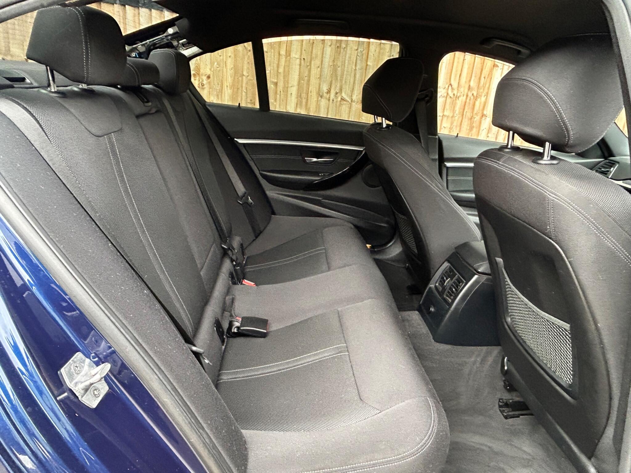 BMW 3 Series view 34