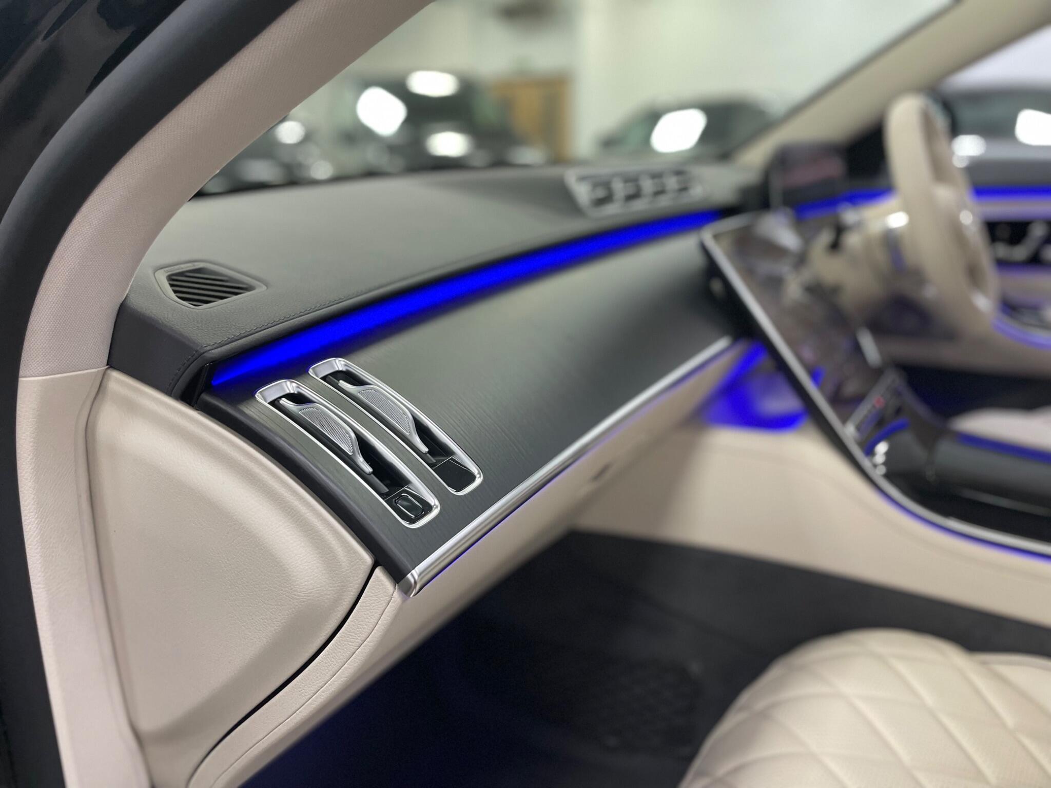 Mercedes-Benz S-Class view 16