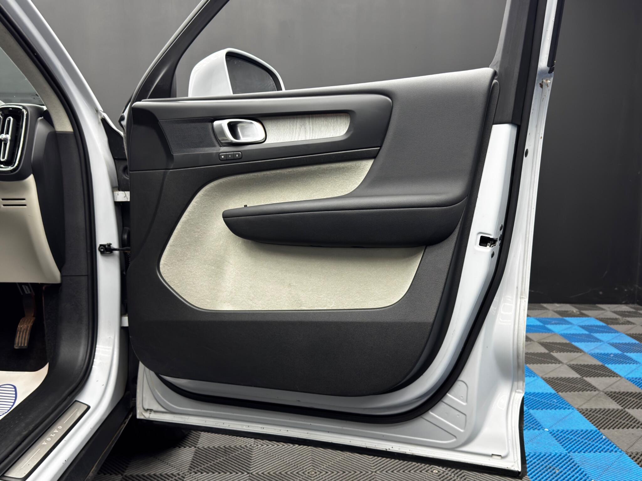 Volvo XC40 view 39