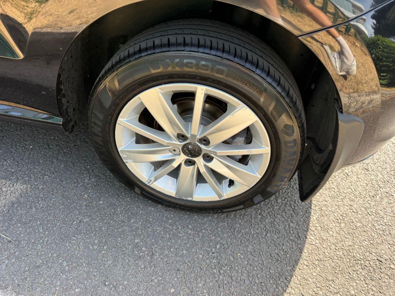 Volkswagen Polo view 25