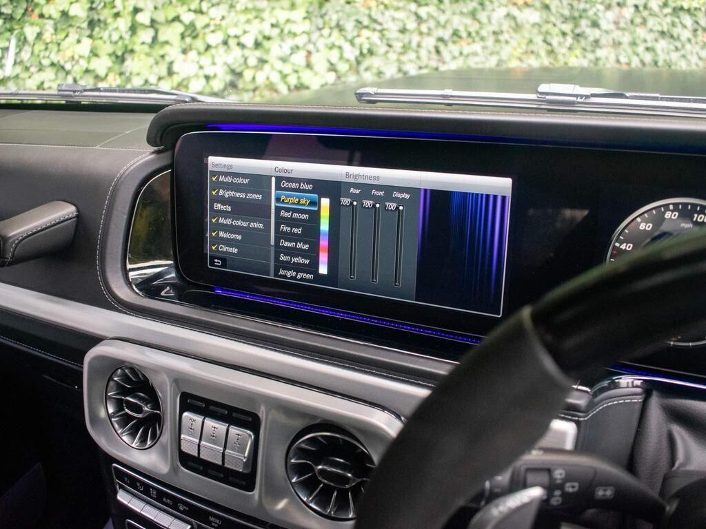 Mercedes-Benz G-Class view 32