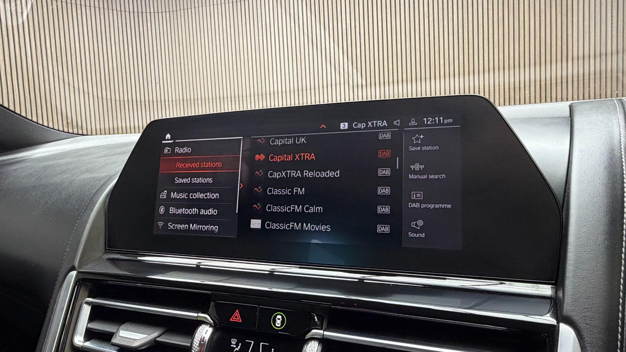 BMW 8 Series view 22