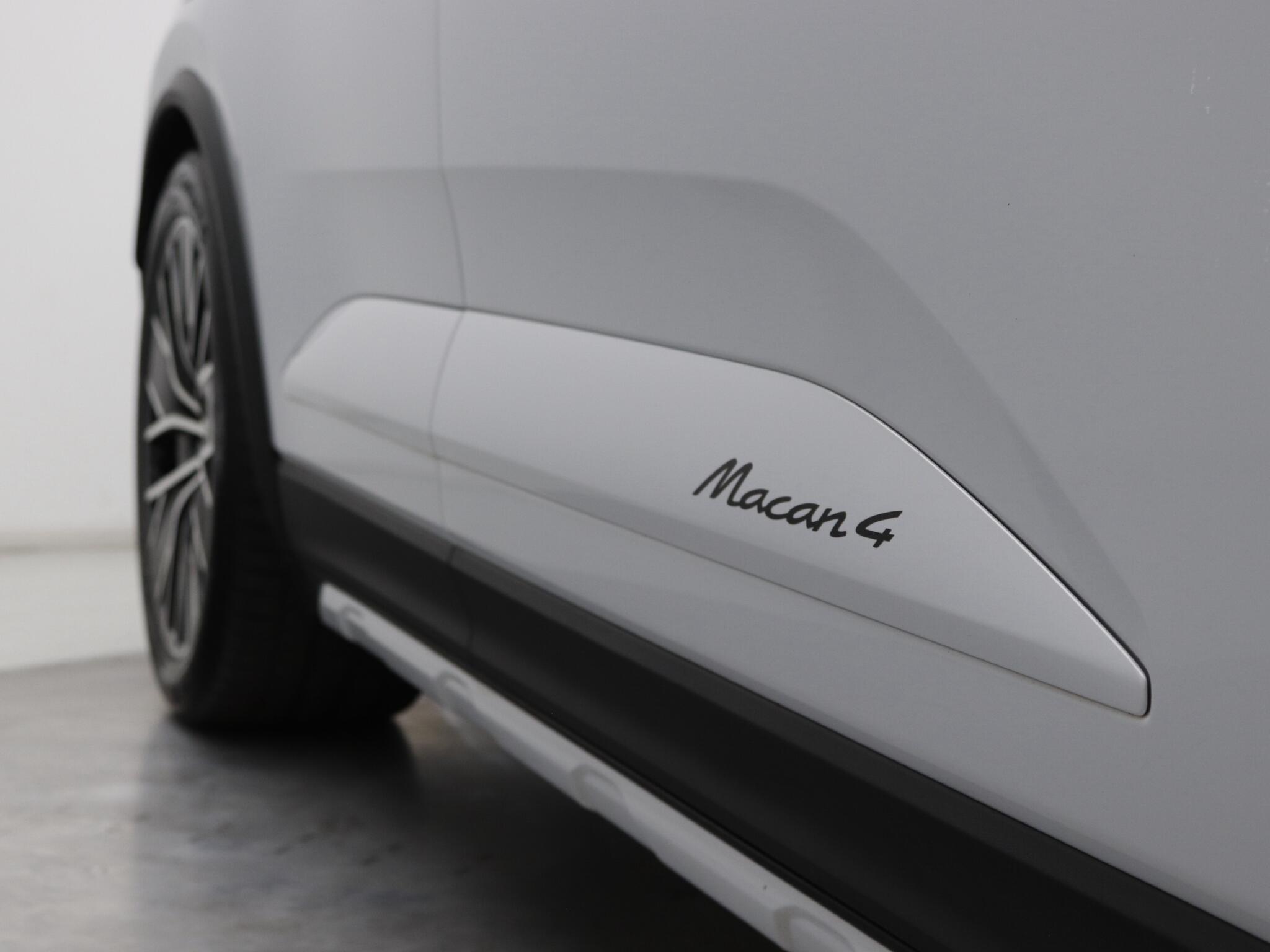Porsche Macan view 26