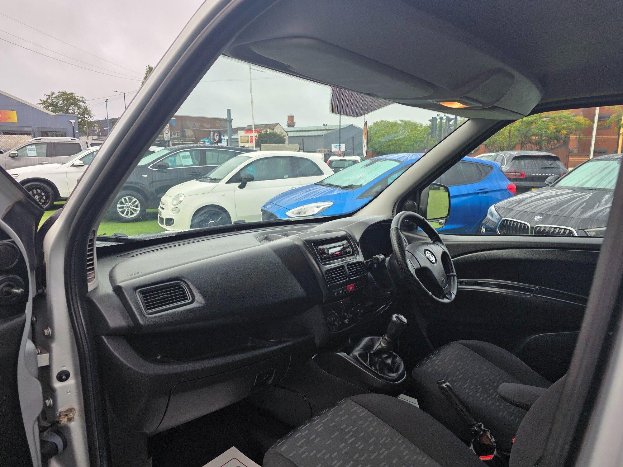 Vauxhall Combo view 23