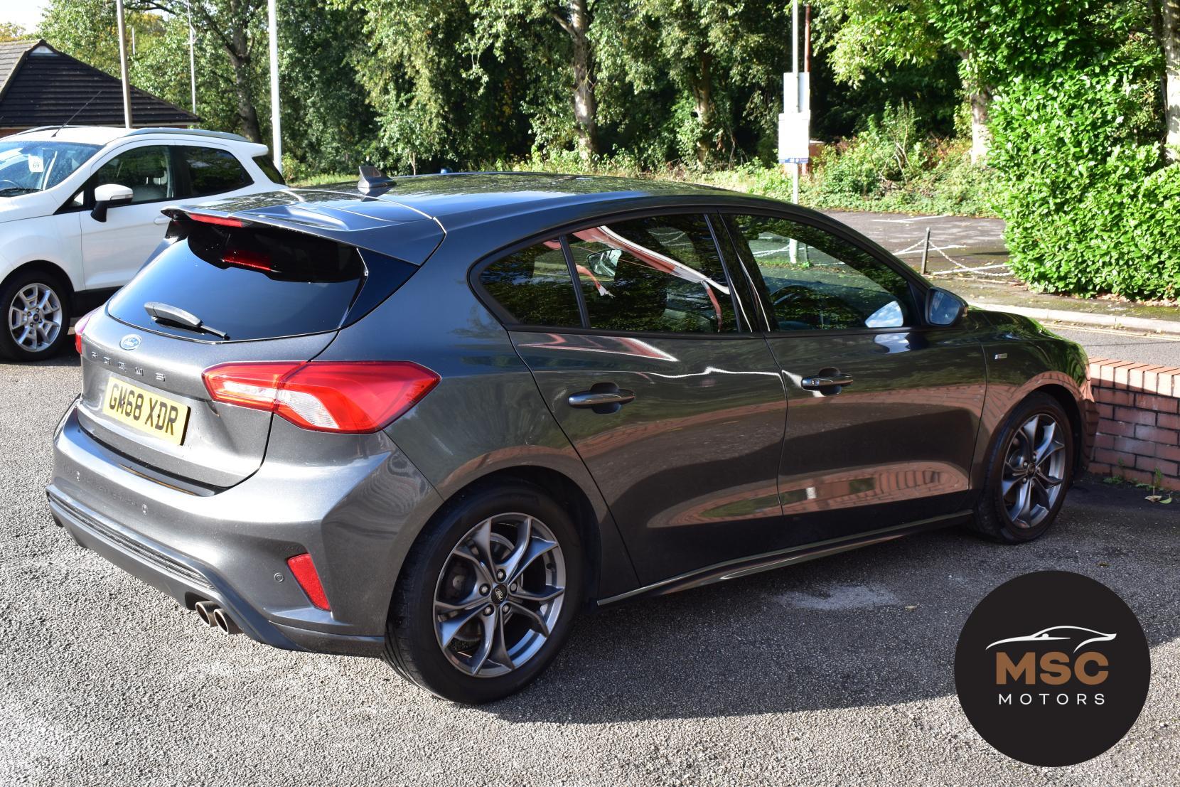 Ford Focus view 17