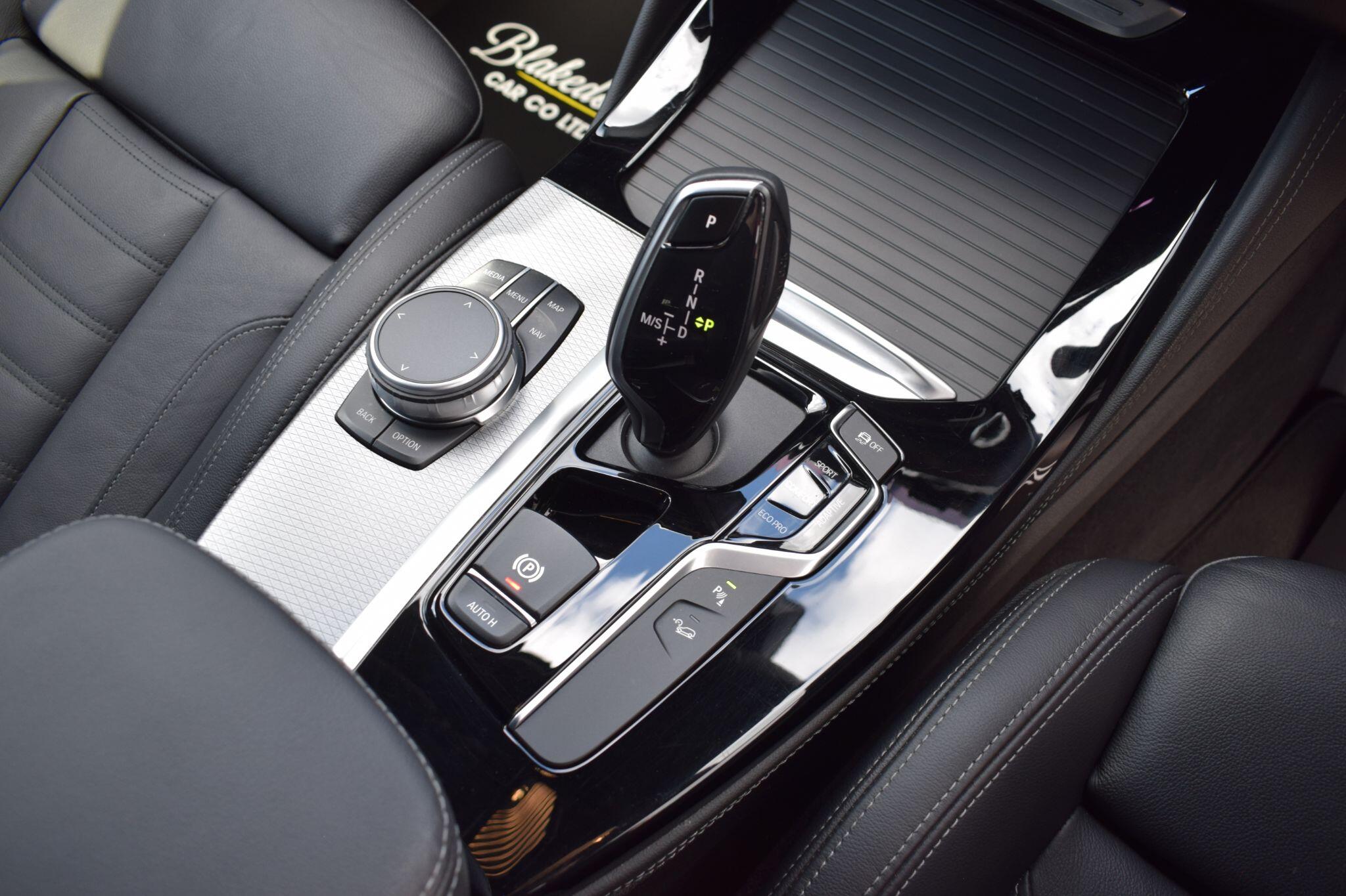 BMW X4 view 13