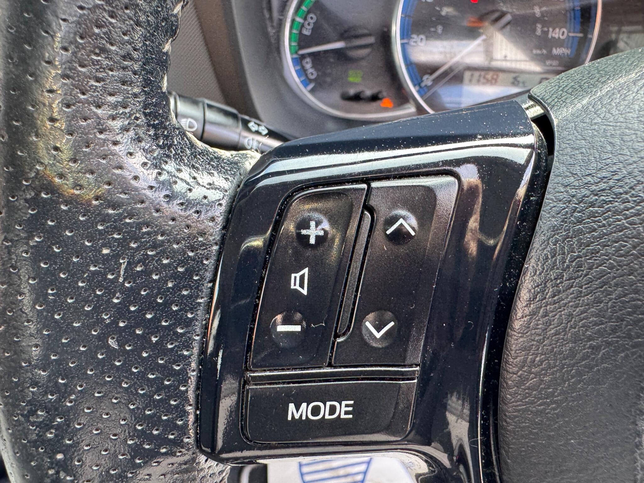 Toyota Yaris view 16