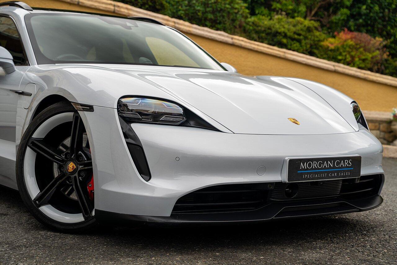 Porsche Taycan view 19