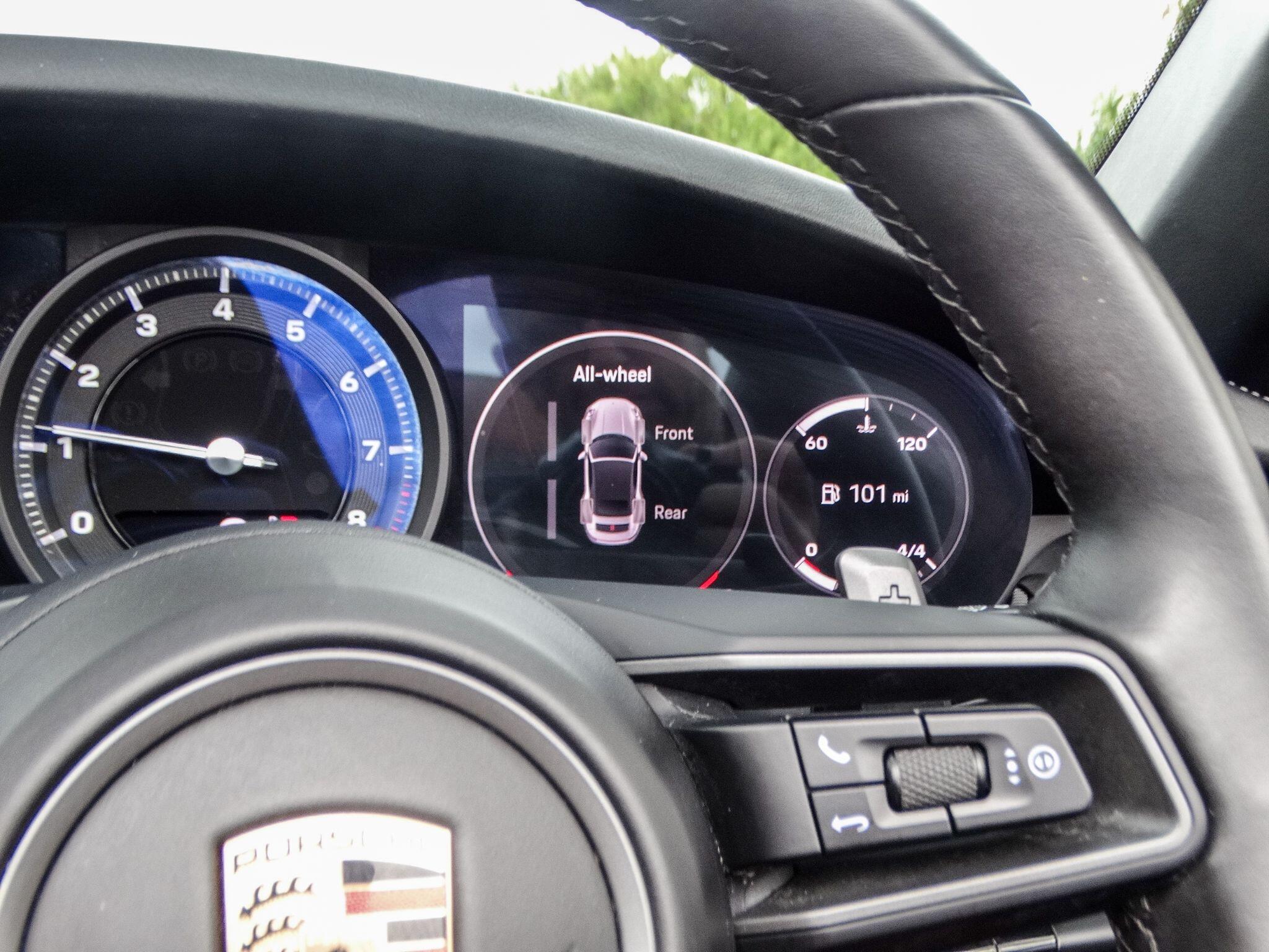 Porsche 911 view 21