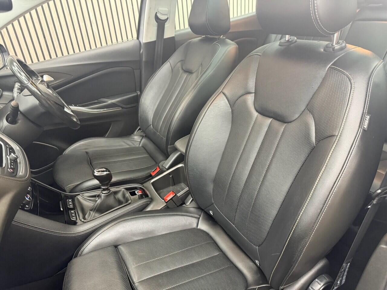 Vauxhall Grandland X view 6