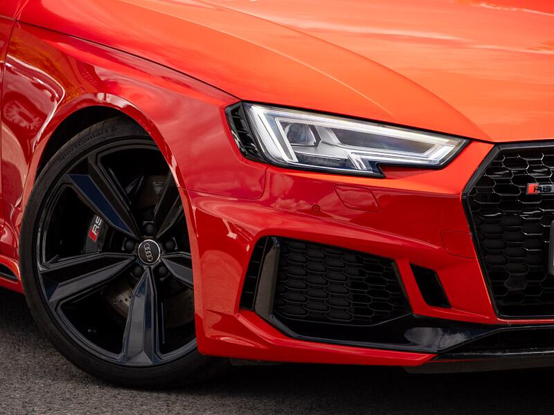 Audi RS4 view 20