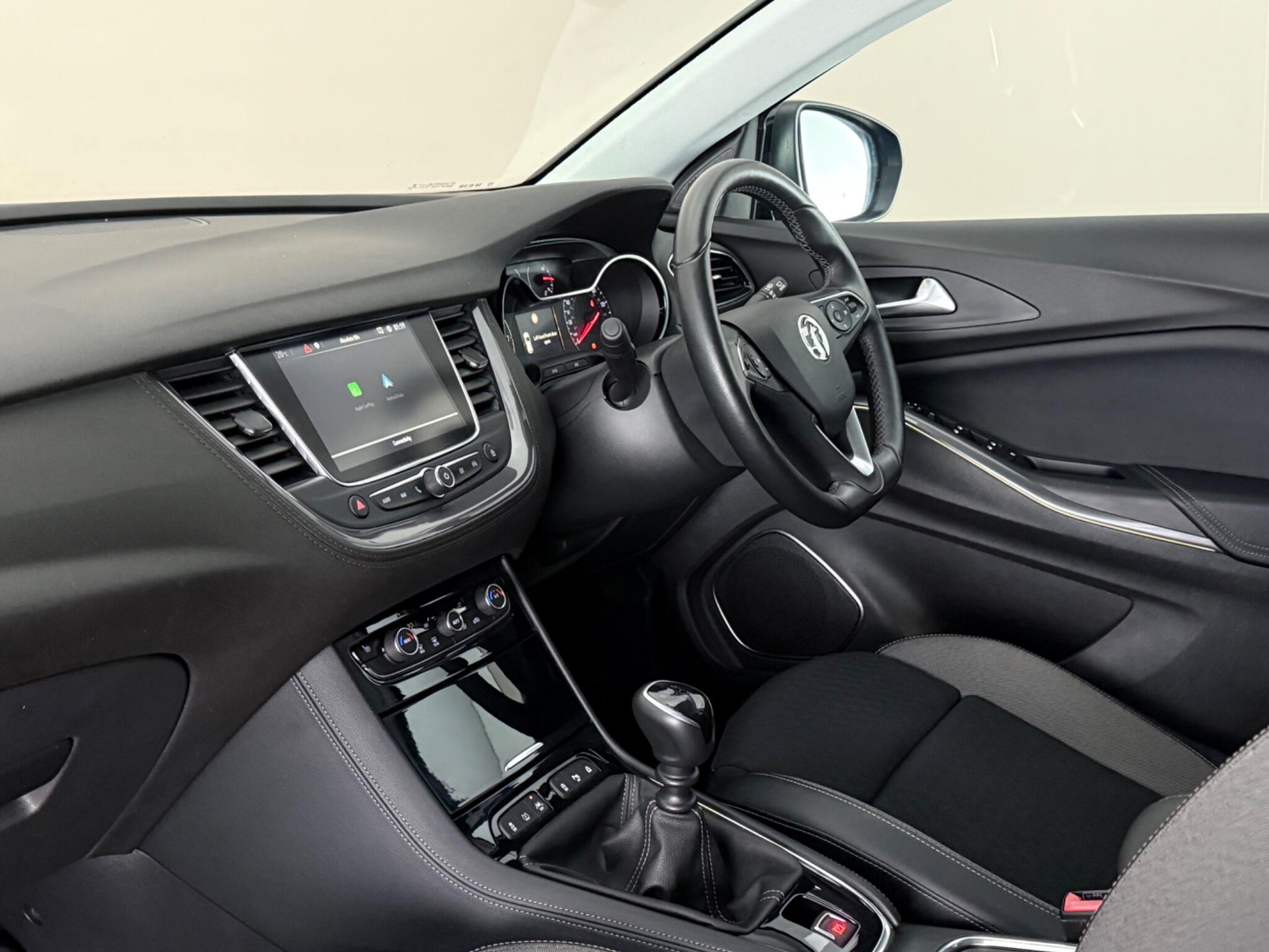 Vauxhall Grandland X view 4
