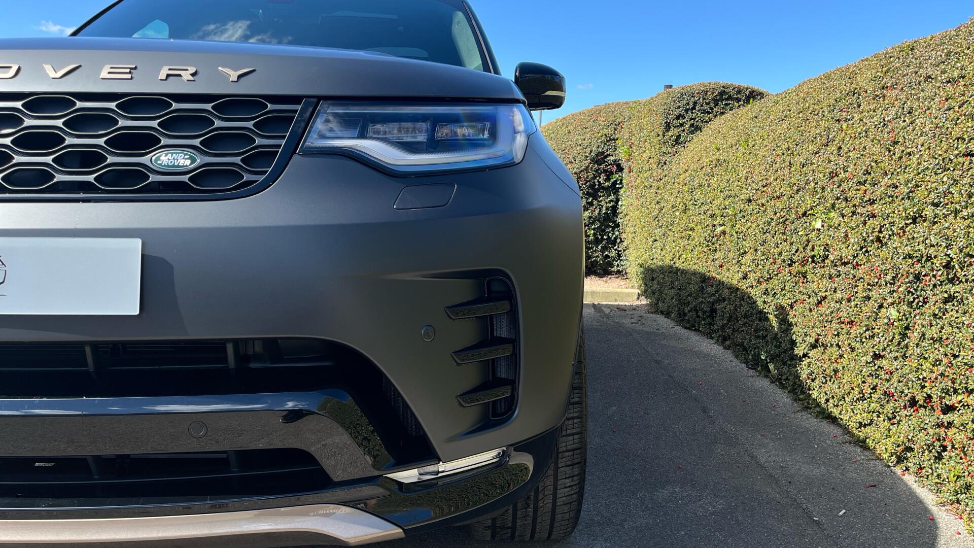 Land Rover Discovery view 48