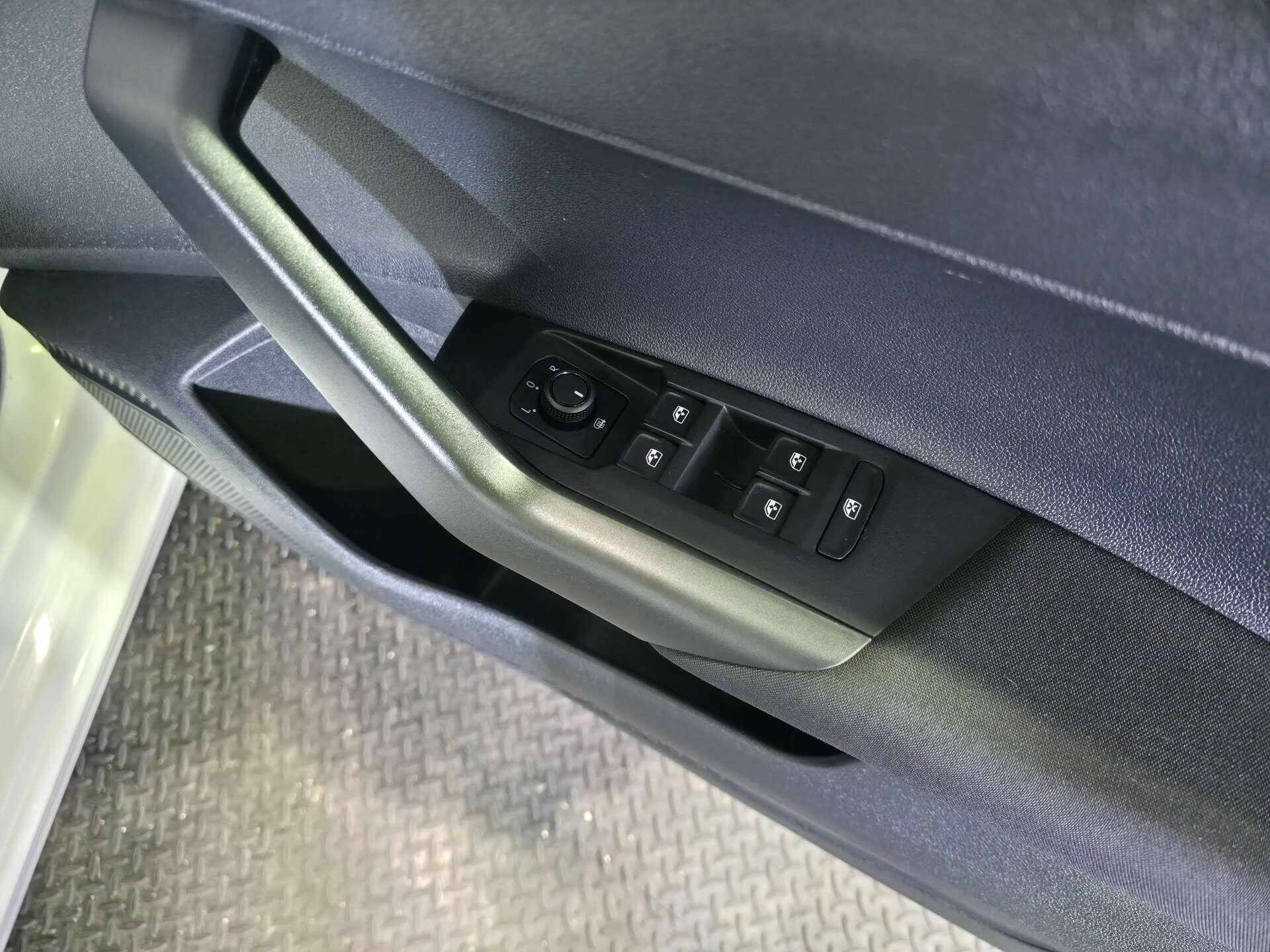 Volkswagen Polo view 20