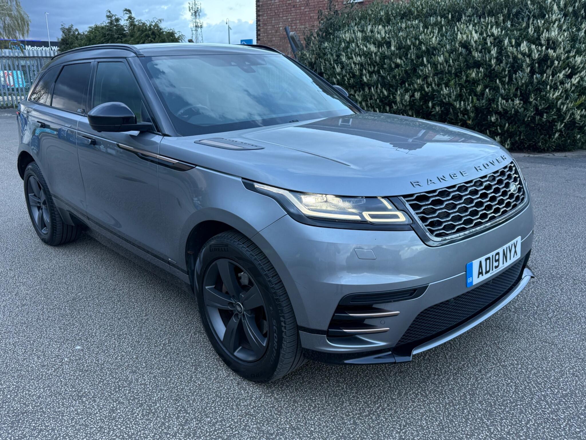Land Rover Range Rover Velar view 12