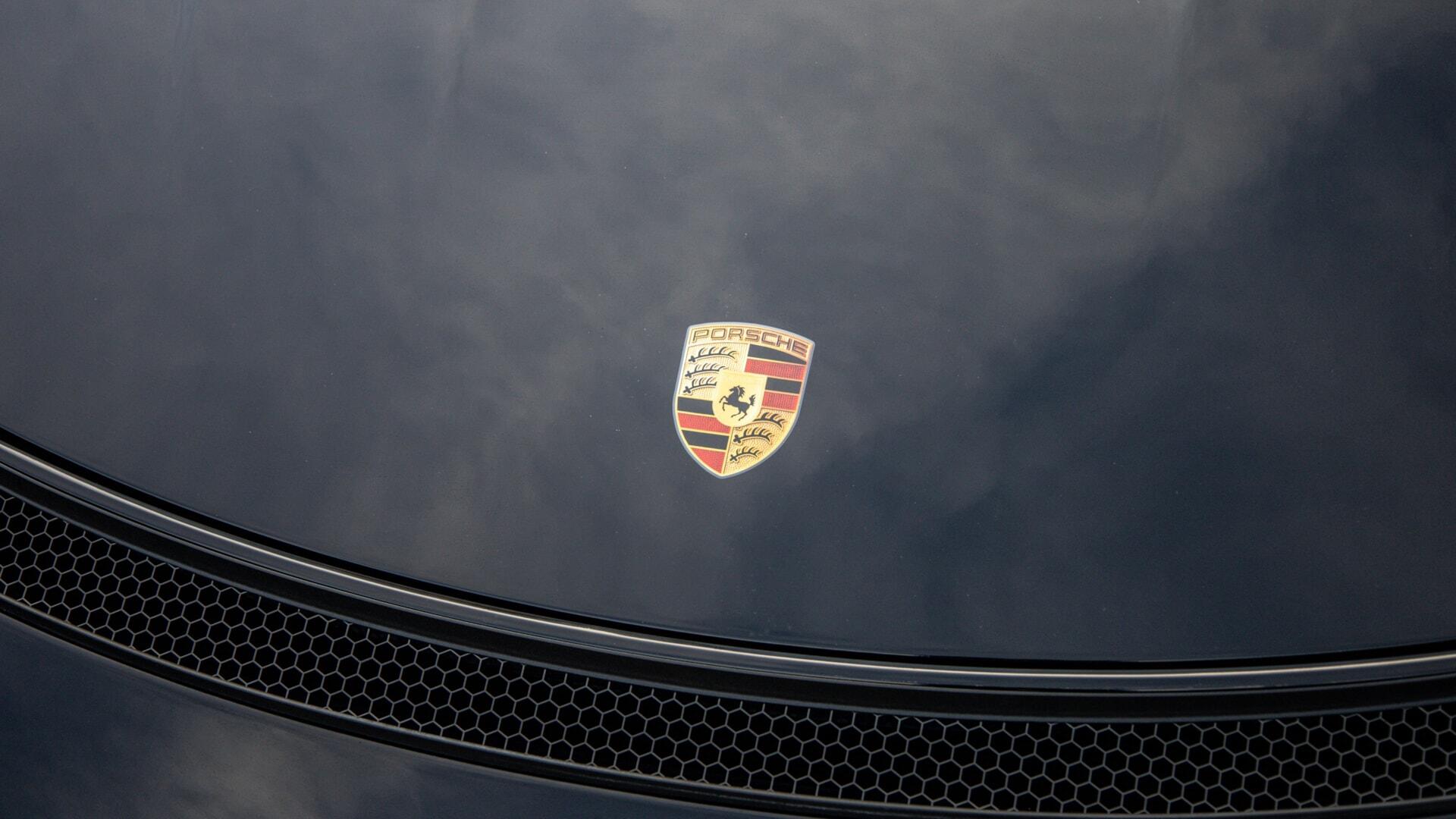 Porsche Cayman view 31