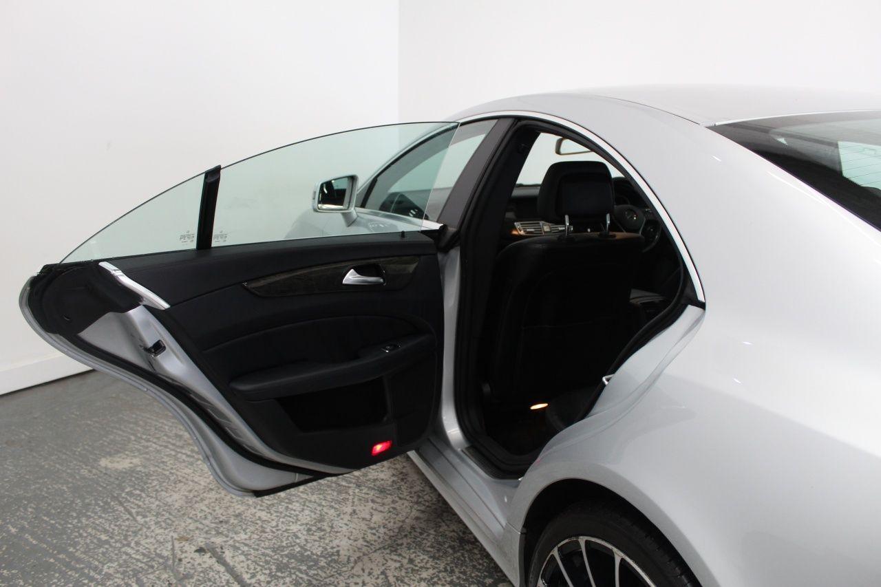 Mercedes-Benz CLS view 28