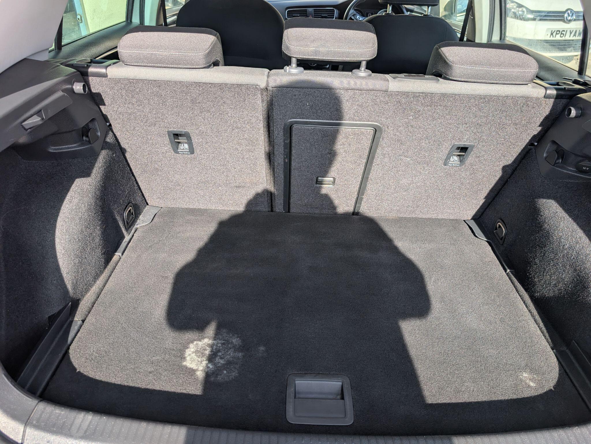 Volkswagen Golf view 29