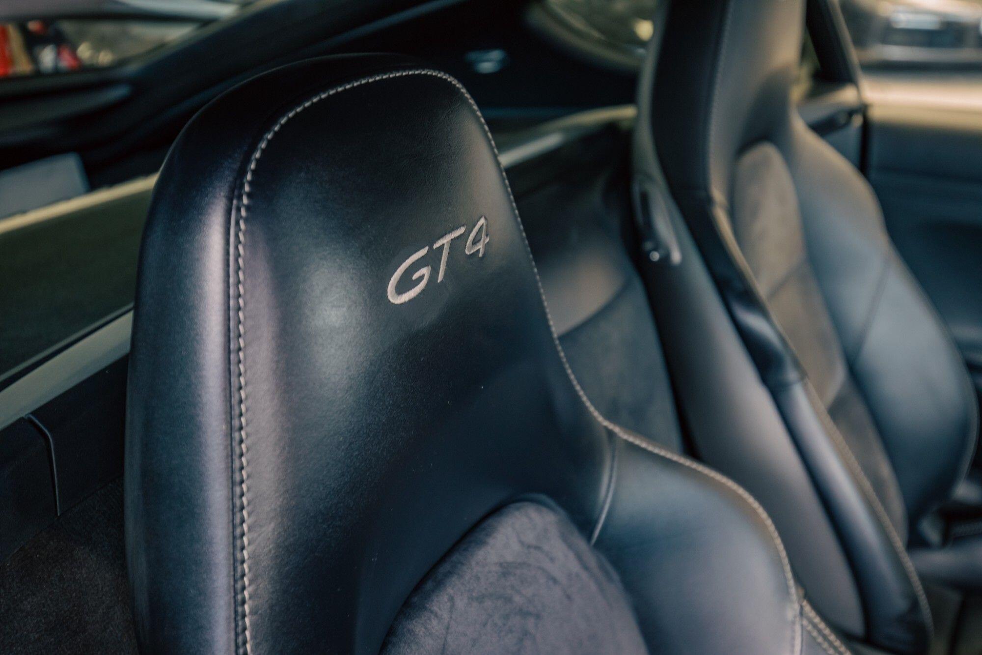 Porsche Cayman view 14
