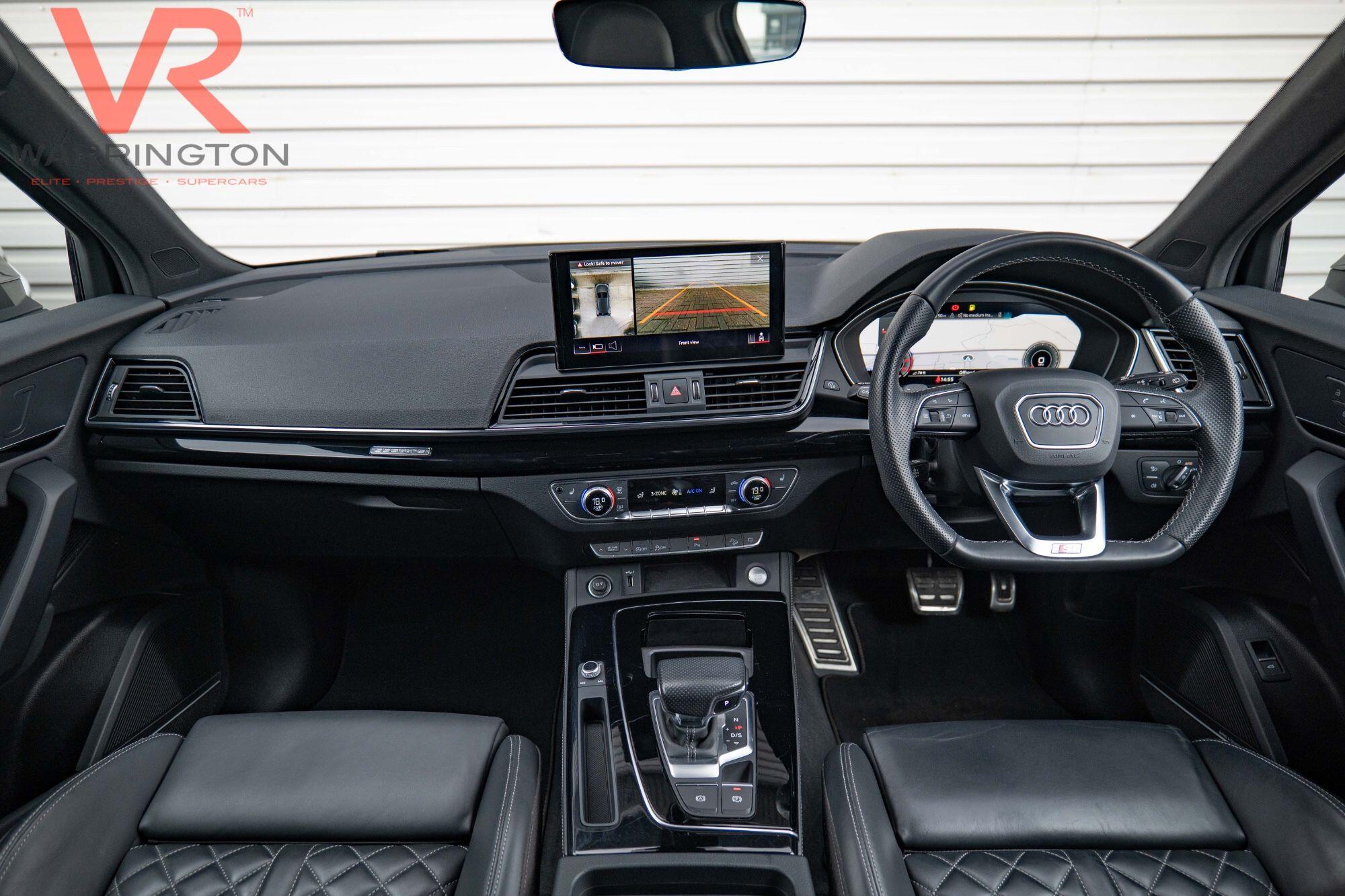 Audi Q5 view 2