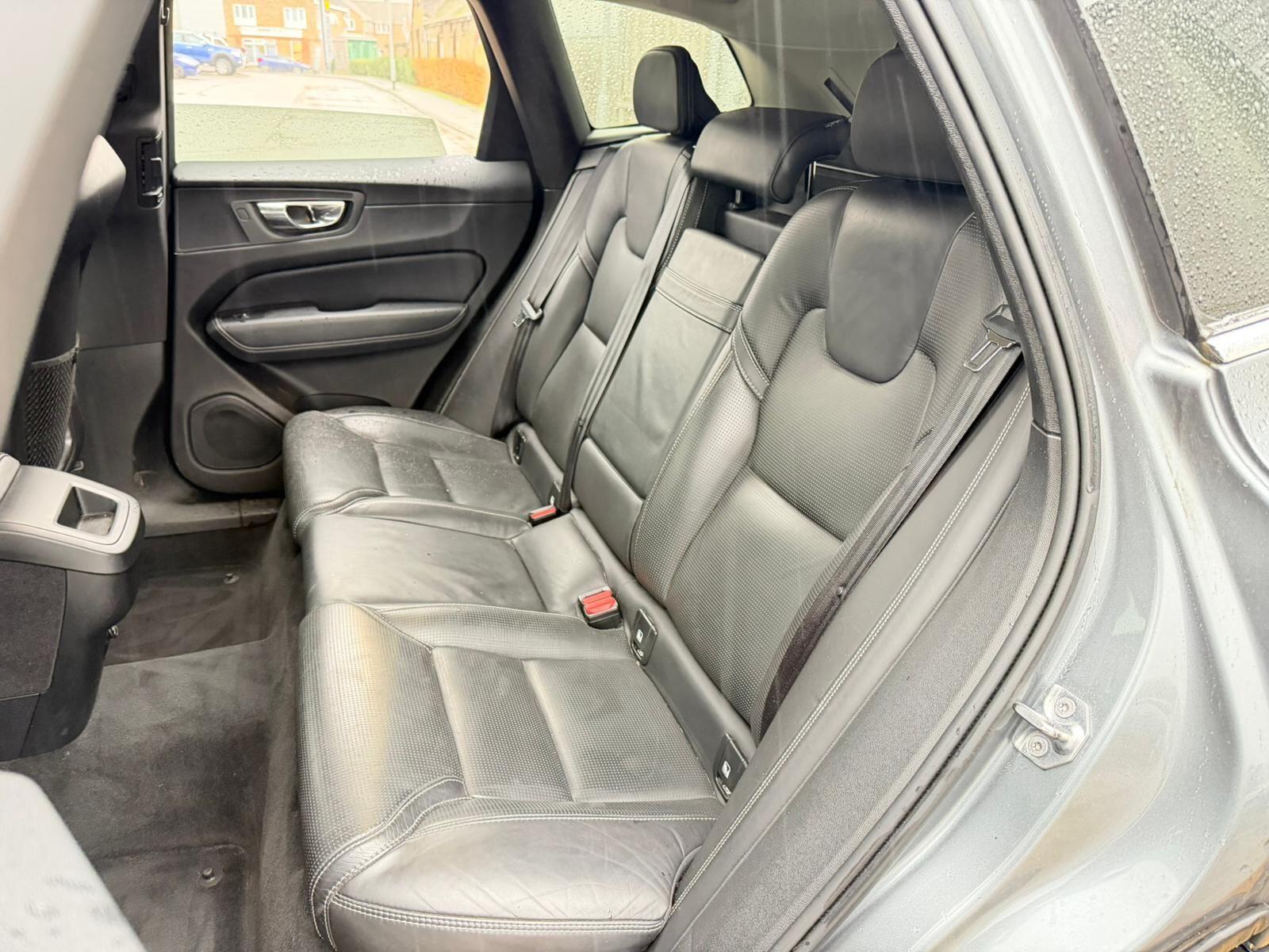 Volvo XC60 view 21