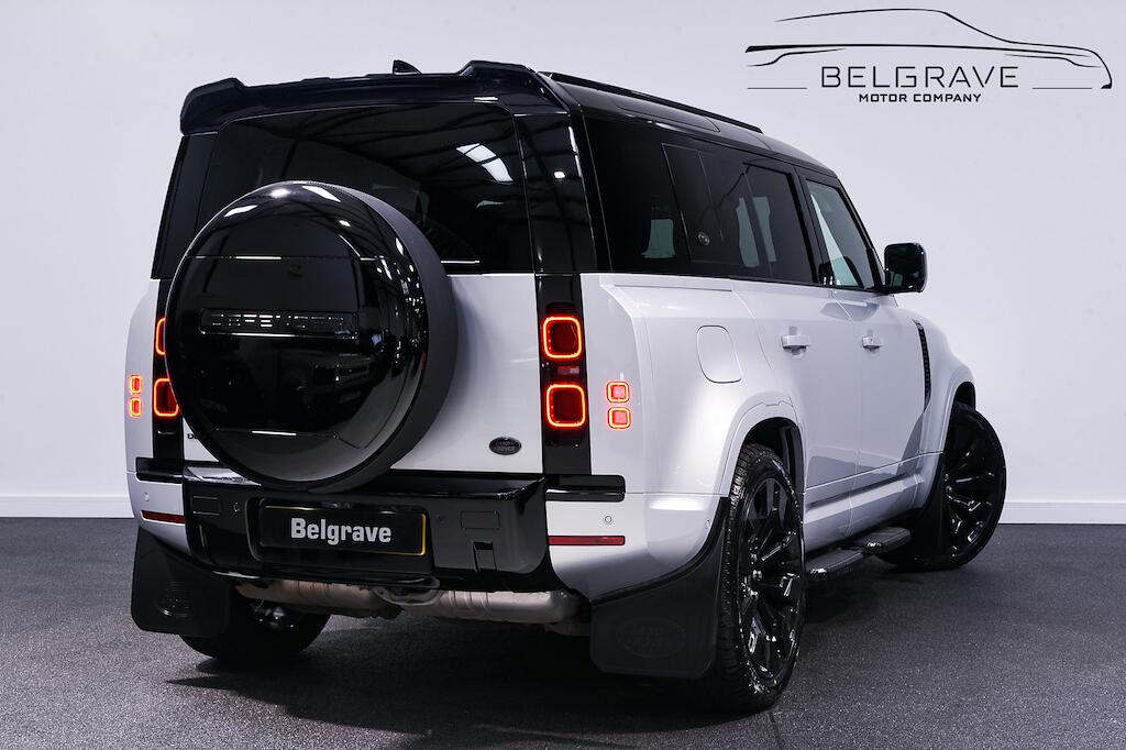 Land Rover Defender view 5