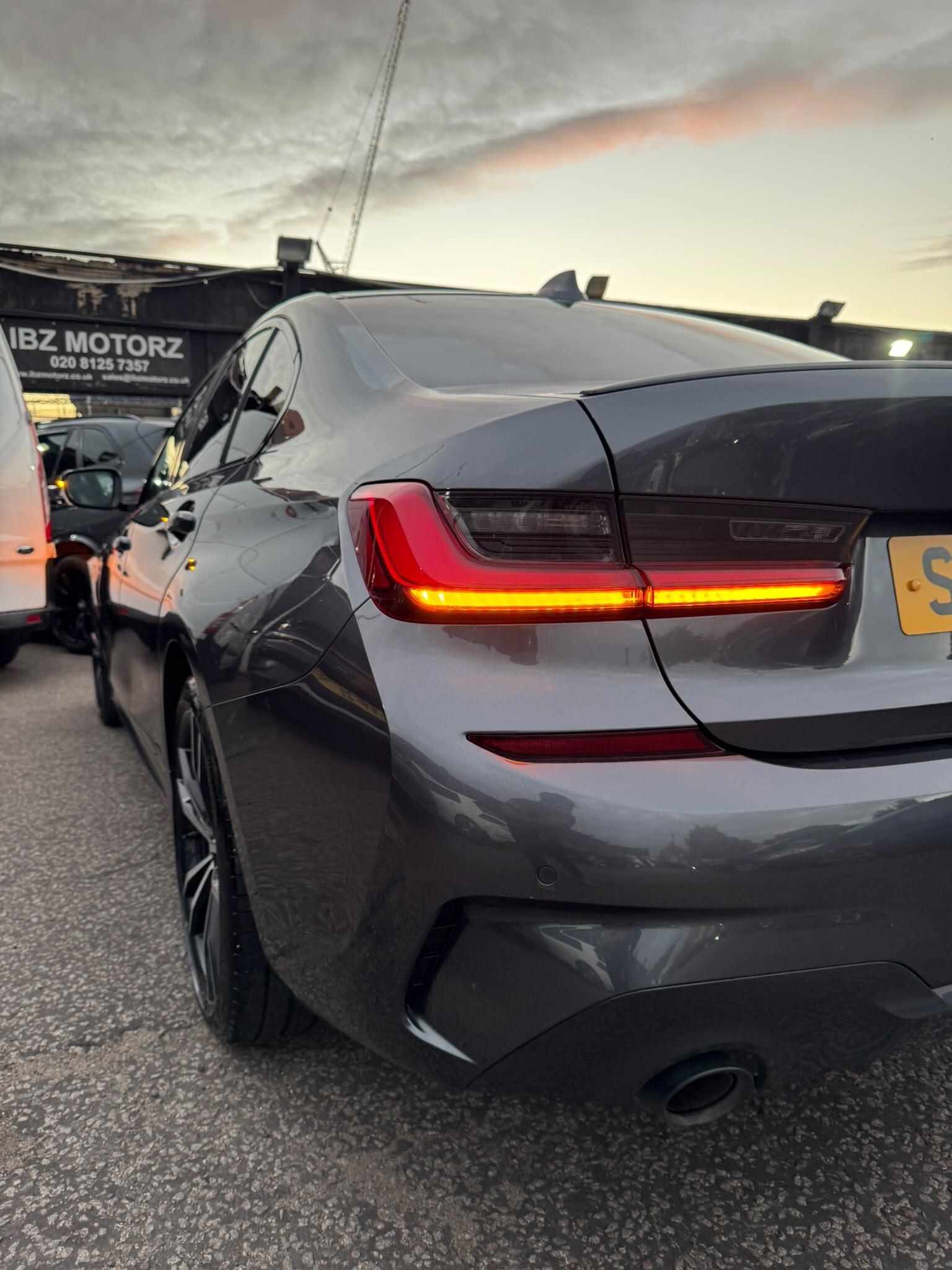 BMW 3 Series view 25