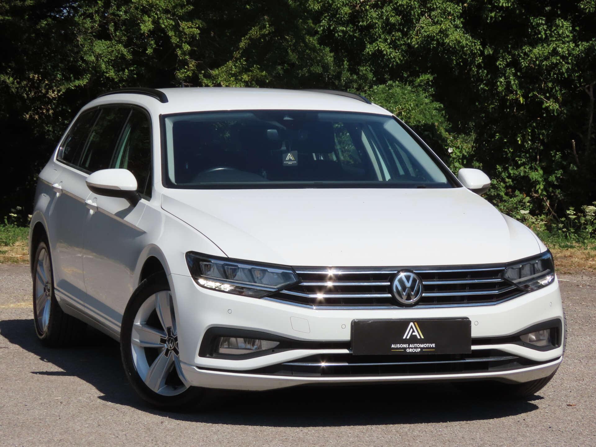 Volkswagen Passat view 3