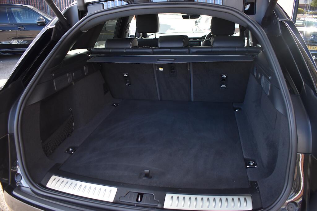 Land Rover Range Rover Velar view 47