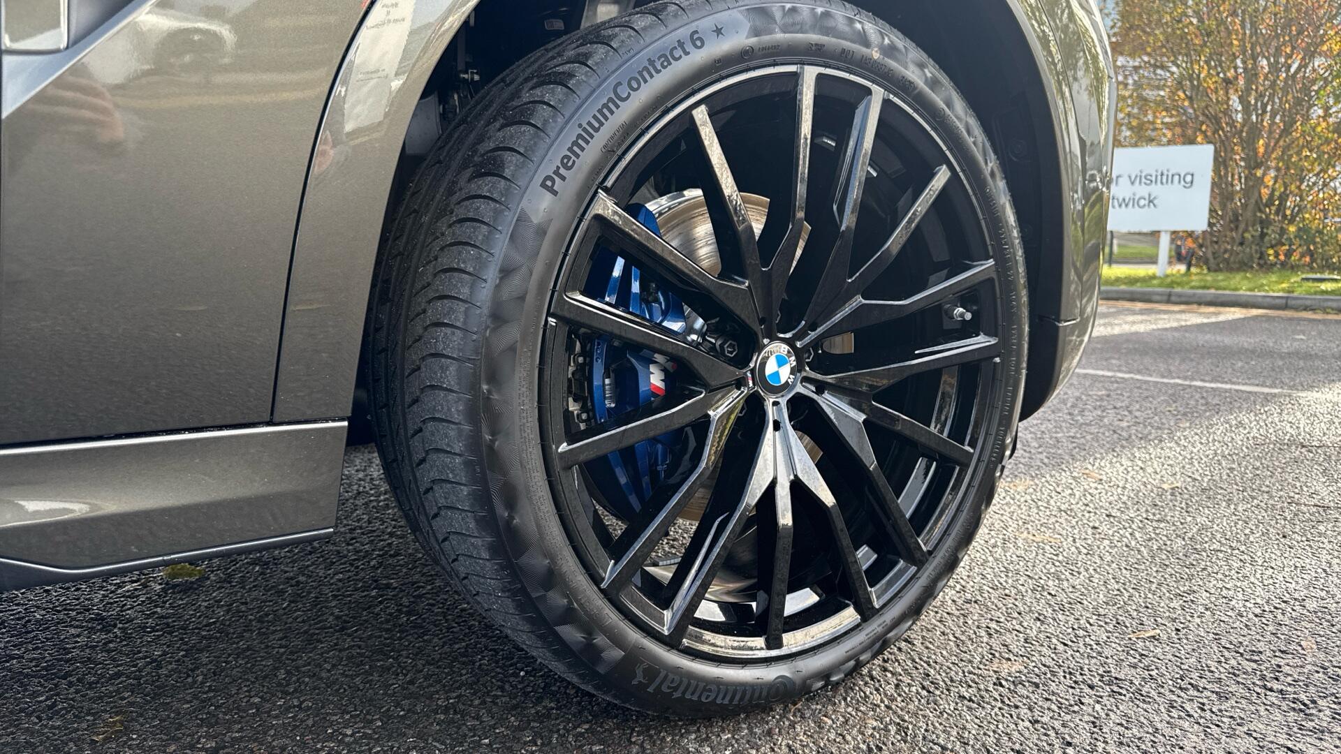 BMW X6 view 31