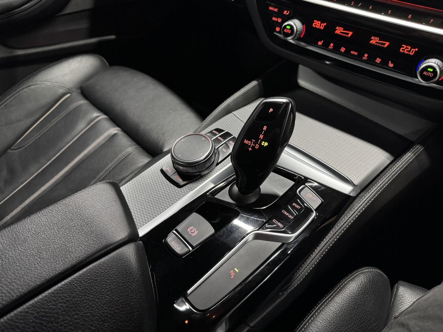 BMW 5 Series view 23