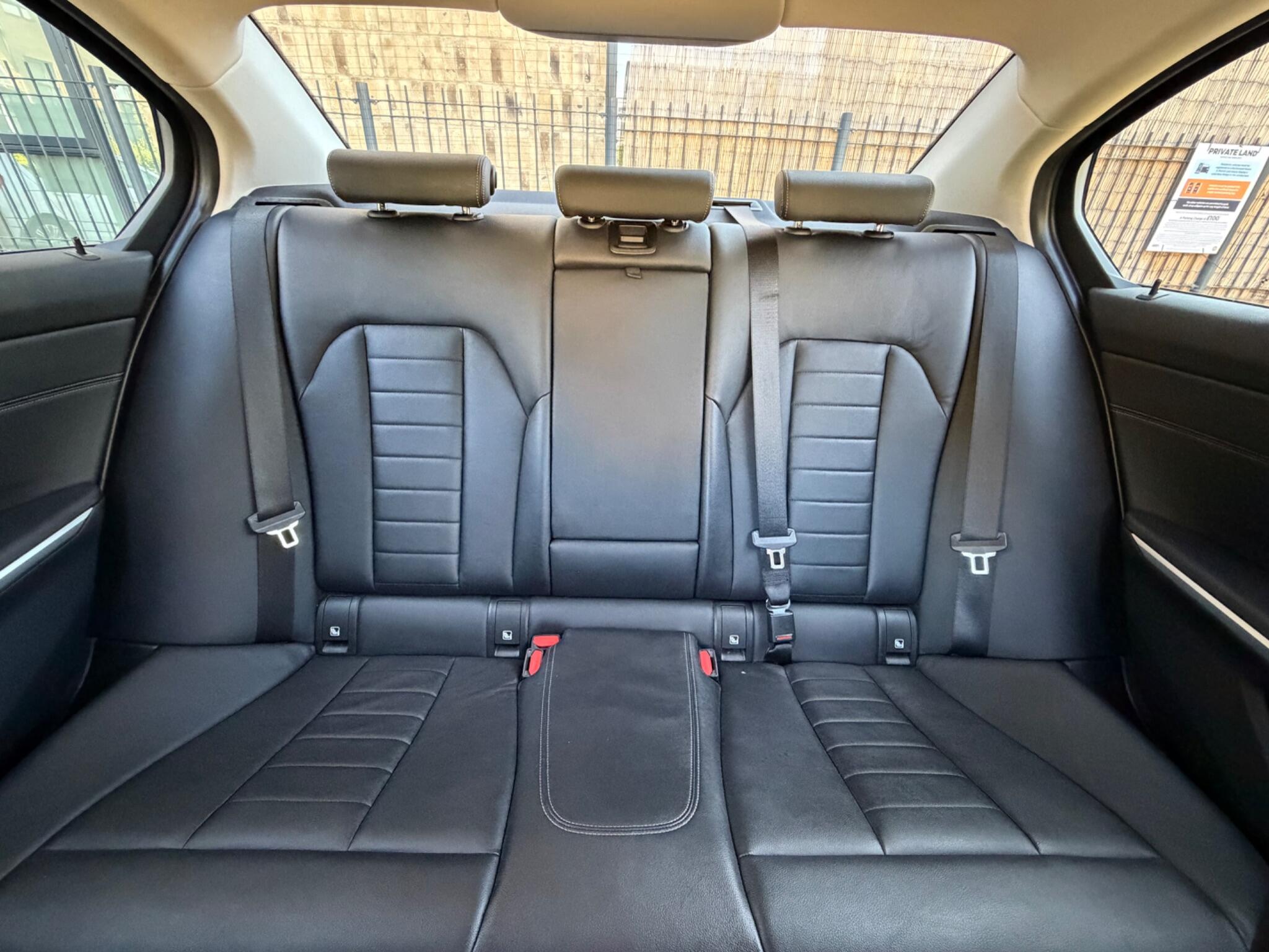 BMW 3 Series view 27