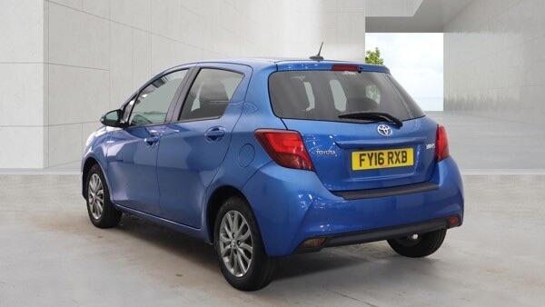 Toyota Yaris view 3