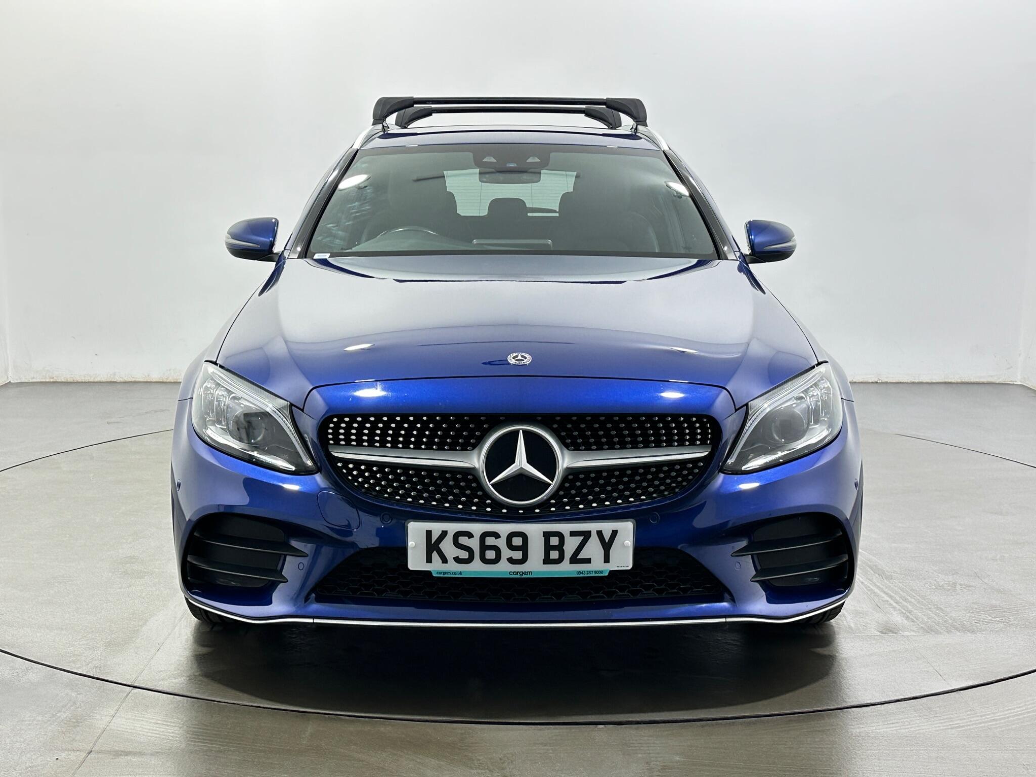 Mercedes-Benz C-Class view 3