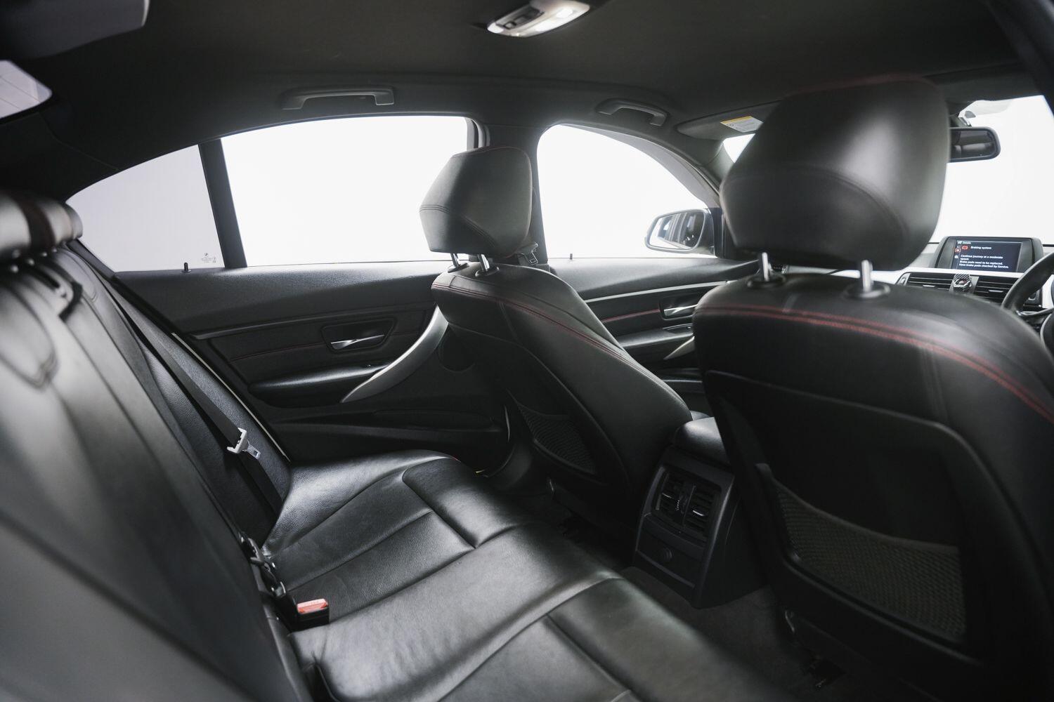 BMW 3 Series view 15