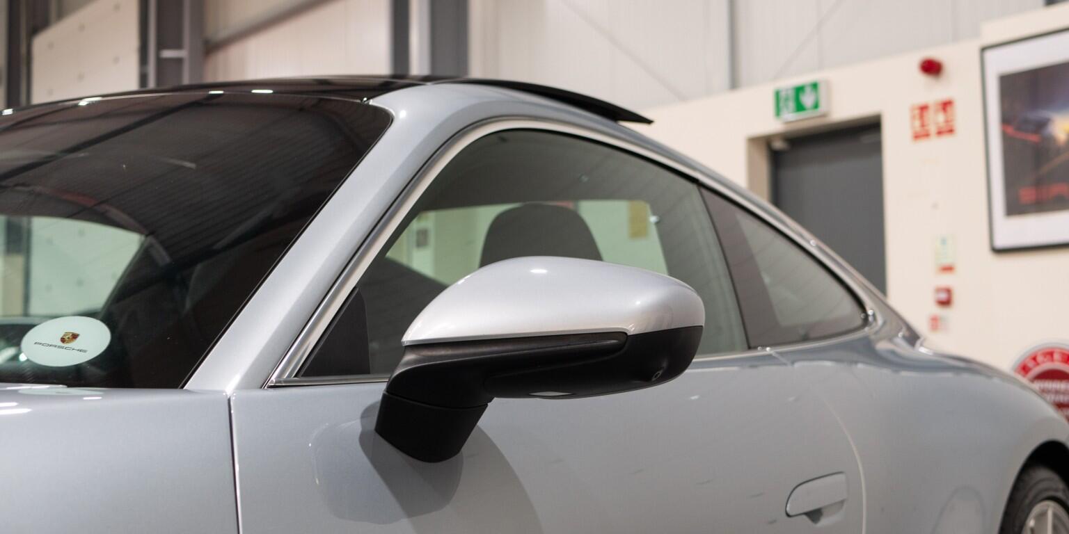 Porsche 911 view 43