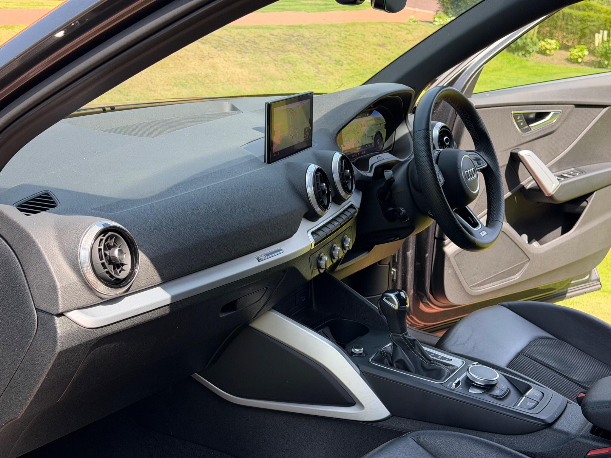 Audi Q2 view 4