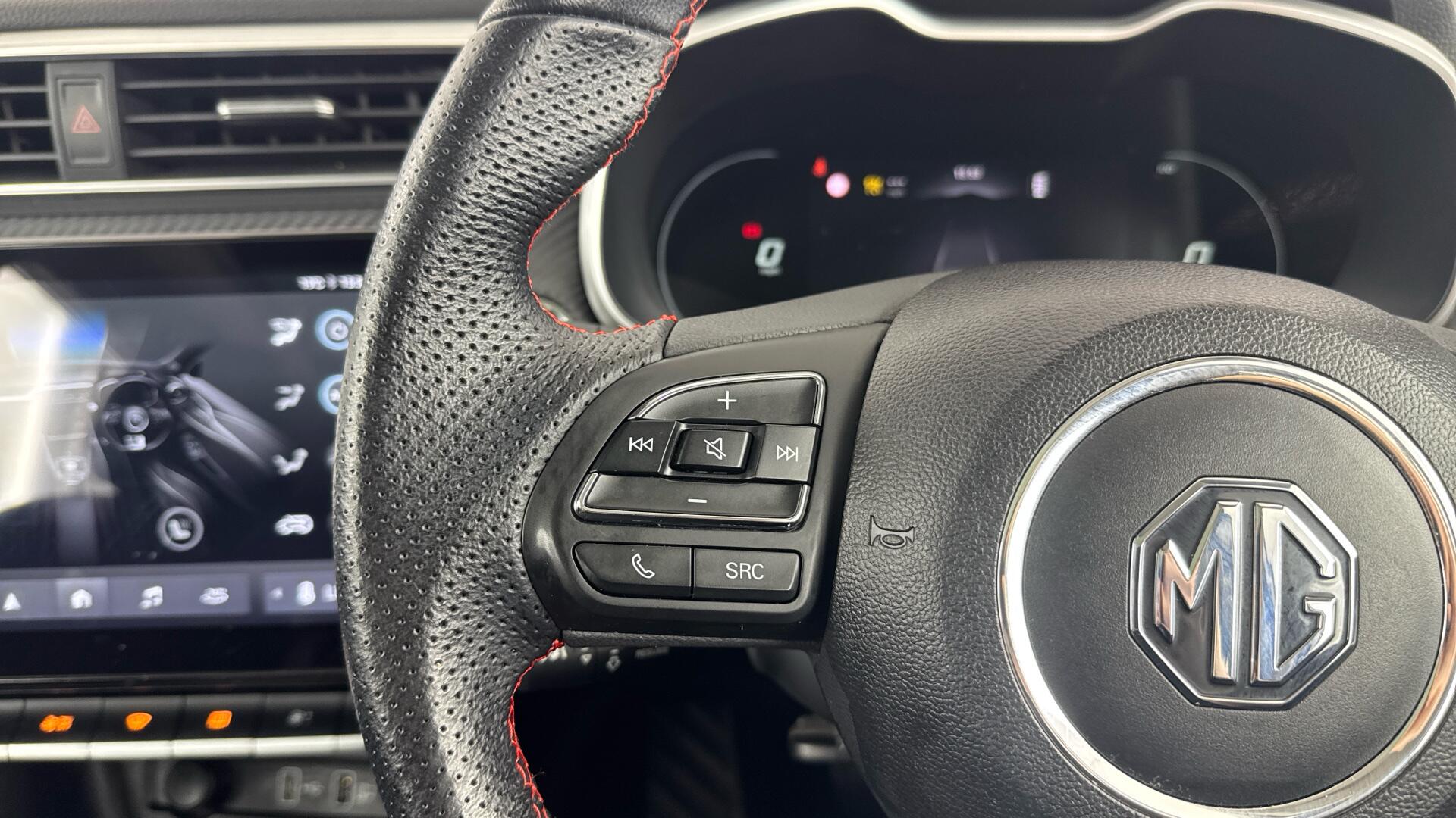 MG MG ZS view 39